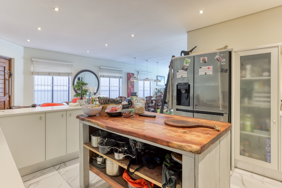 3 Bedroom Property for Sale in Sea Point Western Cape